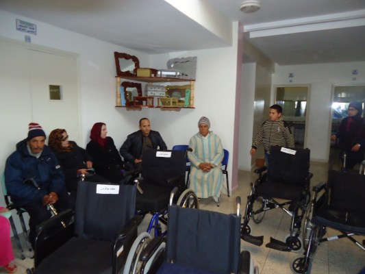 تازة:جمعية آباء وأولياء الأشخاص ذ وي الاحتياجات الخاصة تنظم أبوابها المفتوحة و توزع الكراسي المتحركة