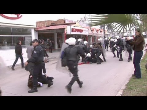 مظاهرات في تركيا احتجاجا على وصول صواريخ باتريوت..