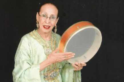 الحاجة الحمداوية : “أنا بصحة جيدة وإشاعة وفاتي سخيفة”