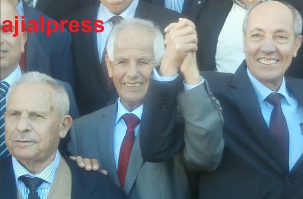 تازة : زلزال سياسي بمنطقة الريف ..هل يلتحق “الهمص” ب “عبو” بعد رحيل رؤساء جماعات البام ب “الصديقي”