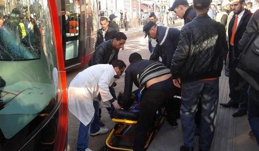 الترامواي يتسبب في حادثة سير خطيرة قرب “تكنوبارك”