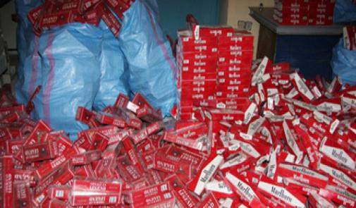 تازة:حجز 130 ألف علبة سجائر و160 كلغ من “المعسل” مهربة من الجزائر