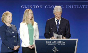 مجلة أمريكية تكشف منح مليار من أموال الفوسفاط لمؤسسة كلينتون