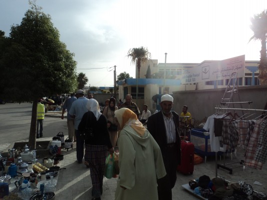 تازة: الفراشة يطوقون محيط مستشفى ابن باجة