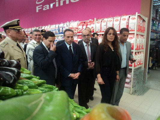 أخبار عن منع بيع الخمور في أسواق مرجان بعد تهديد مديرته بتازة بالقتل و مسؤول ينفي الخبر