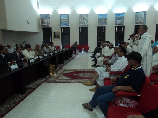 تازة: مغاربة العالم ينددون باللصوص الإسبان