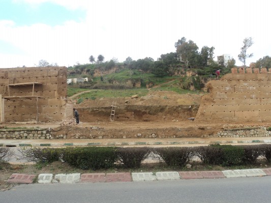 تازة: وزير الثقافة يكذب على المدينة و سوره الأثري ينهار مباشرة بعد إتمام ترميمه