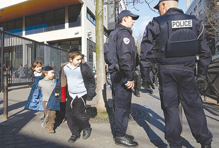 سنة حبسا نافذا لشخص وجه عبر الهاتف تهديدات بالقتل لمسؤولي مدرسة يهودية غرب فرنسا