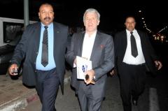 لتحقيق مع المتورطين في كشف راتب غريتس