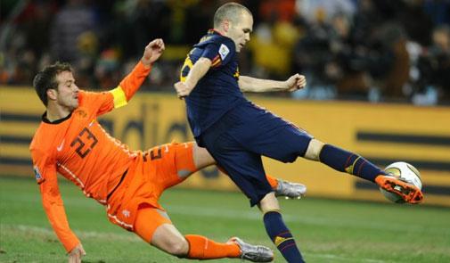 الصحف الإسبانية تصف سقوط منتخب بلادها ب “المذلة العالمية”