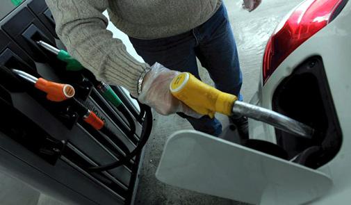 إخضاع سعر المحروقات لتقلبات الأسعار العالمية لن يكون في صالح المستهلك