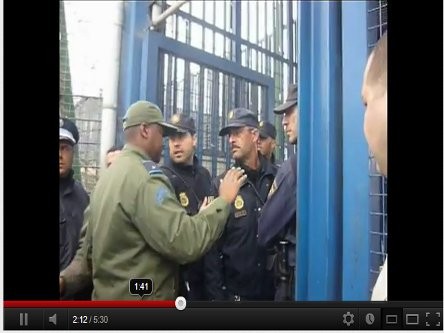 القوات الإسبانية بمليلية المحتلة تعتدي على جمركي مغربي بمعبر باب بني انصار