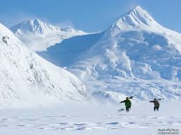 تسعة قتلى في انهيار ثلجي بمنحدرات قمة جبال إيفريست