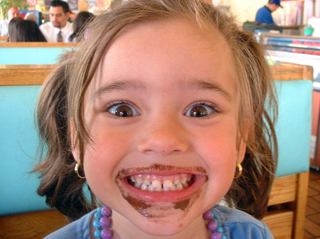 للأطعمة و المشروبات السكرية علاقة بفرط نشاط الأطفال