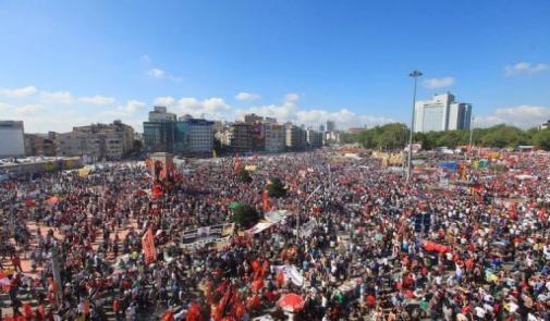 الحكومة التركية تهدد بنشر الجيش لوقف المتظاهرين