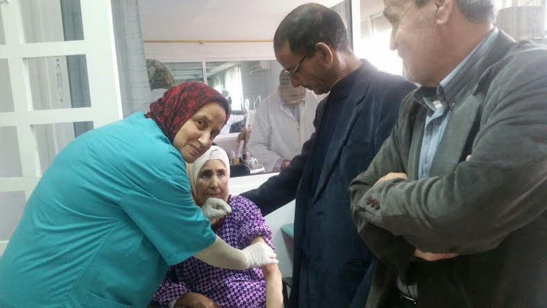 تازة: جمعية المرضى المصابين بالقصور الكلوي تنظم عملية تلقيح ضد الزكام